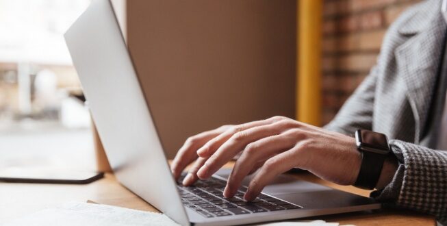 Laptop Ngadat Bikin Emosi? 8 Cara Jitu Bikin Ngebut Lagi, Gak Perlu Bawa ke Tukang Servis!