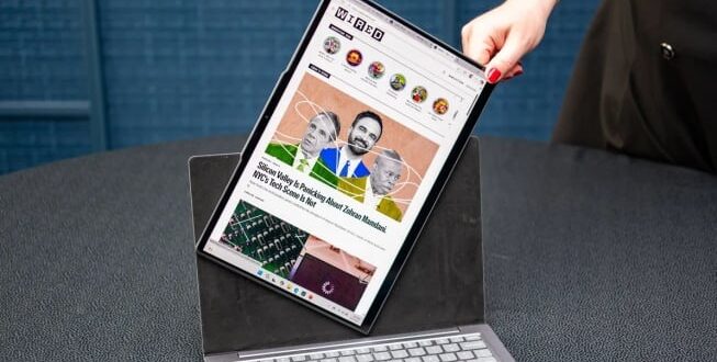 Laptop Lenovo Ini Bikin Kerja Jadi Lebih Asyik? Layarnya Bisa Gini!