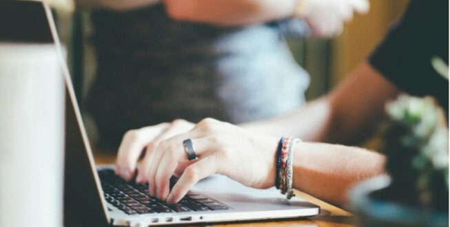 Bikin Presentasi PowerPoint Lebih Keren dengan Video? Gini Lho Caranya!