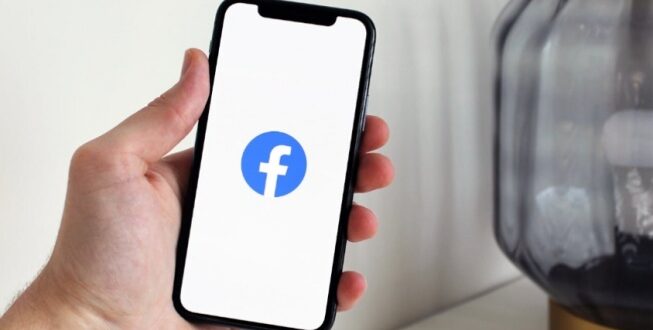 Facebook Bikin Nama Panggilan di Grup? Jadi Kayak Reddit Dong!